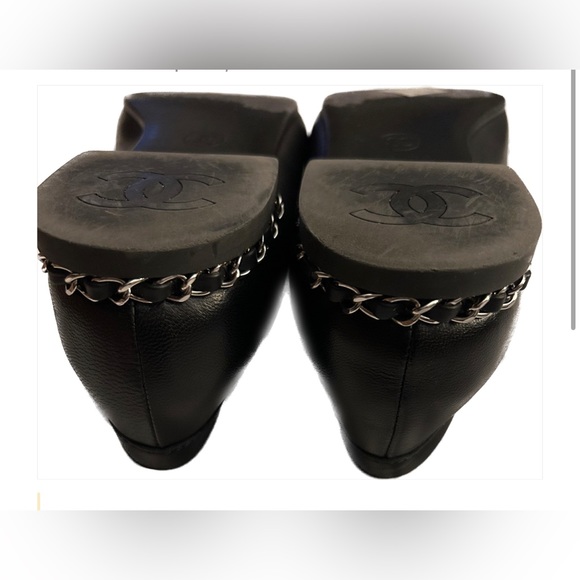 Chanel Women 21C mosassins- loafers silver chain around  Size 7 1/2 - Picture 2 of 5